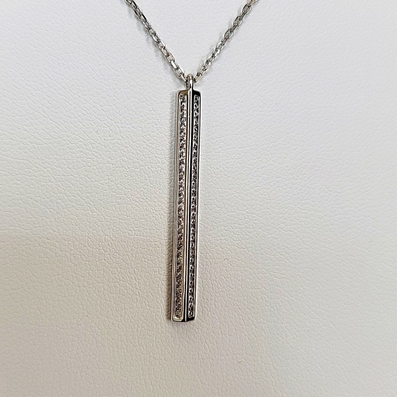 Ardornia Vertical Crystal Bar Necklace - Picture 5 of 6